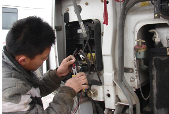 GPS車載定位器安裝